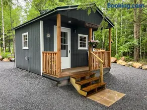 HARRISVILLE Love Shack - Image 1