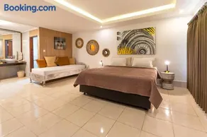 Ganesh Beach Hotel - Image 1