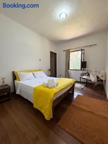 Charming Colonial Countryside Home with Wifi - Image 1
