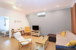 STAVROS HOUSE - Image 4