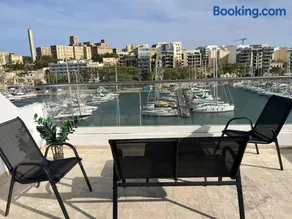 Amazing sea view penthouse near Valletta - Image 3