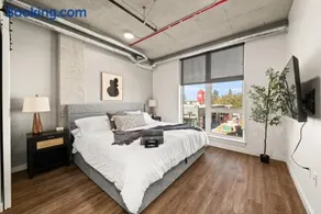 2BR Cozy Apartment in DT - Image 2