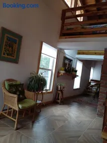 Hermosa y cálida casa tipo cabaña - Image 4