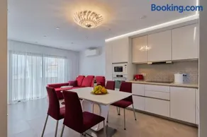 WINDSOR OCEAN PEARL APARTMENT - Image 1