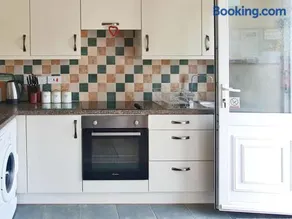 Dart Haven - cheerful holiday bungalow in Galmpton - Image 4