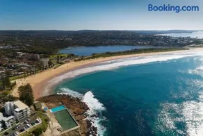 Dee Why Beachside 2BR with AC | 3min Walk to Beach - Image 1