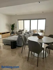 2BR Apartment with Beach Club - Image 2
