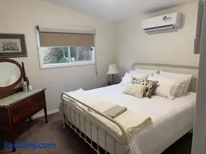 Quiet hideaway, perfect for one or two ! - Image 1