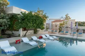 Villa Pepper Tree by Helena Luxus - Image 1