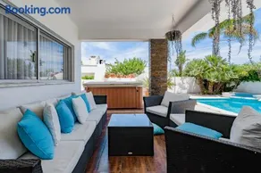 Deluxe 4BDR House W/ Pool by LovelyStay - Image 2