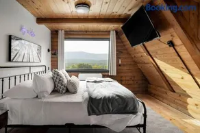 Riverside Rose Cabin: Luxe*LogCabin*MtnView*Sleeps12*Secluded*Shenandoah - Image 3