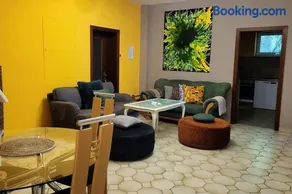 Colourful 2.5 Bedroom With Large Balcony & Garden. - Image 2