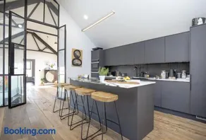Berry Barn - Image 3