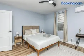 Stylish Modern Home Near Downtown Pittsburgh | Sleeps 7 - Image 2