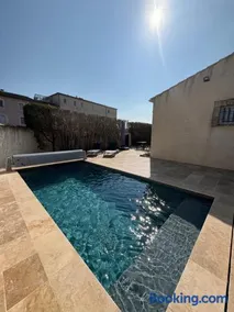 "La villa Mariam" Jacuzzi Piscine Jardin Pétanque - Image 1