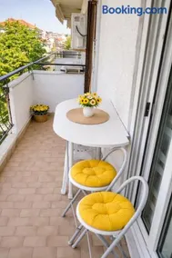 Jimmys Apartment - Image 4