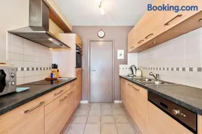 Bright apartment with 2 terraces in De Panne - Image 3