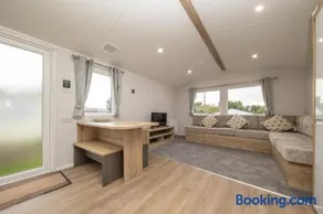 All in Haven - 3 Bed Brand New Caravan Valley Farm - Image 3