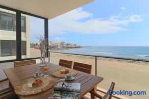 Extra Luxurious Apartment on the Beachfront. - Image 3