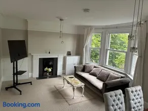 Large Victorian Apartment With High Speed Wifi 350mbps - Image 5