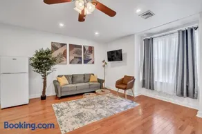 Huge and Sunny 1BR in Center City - Image 1