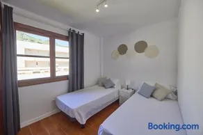 Nura Houses Magaluf - Image 4