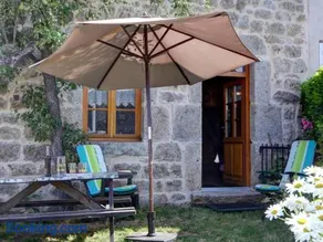 Gîte de Caractère 3 Épis avec Jardin à Estivareilles - Image 1