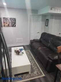 Velohome - 3-Bed, 2-Bath Home - Image 3