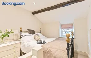 Cosy Llangattock Hideaway - Image 2