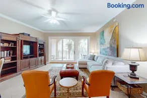 Charming Gulf front condo with courtyard pool access & full gulf view - Image 2