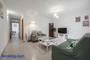 Appartement de vacances entièrement équipé avec internet haut débit | Vue ville | Avec animaux bienvenus - Image 3