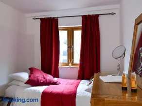 Oakwell Lodge - Image 5