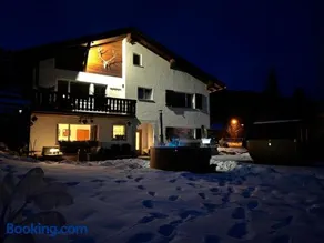 Exklusives Berg-Bijou mit Bergblick mit privaten Wellnessbereich Hot Tube und Sauna -Hunde herzlich Willkommen mit eingezäunten Grundstück - Image 2