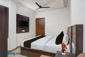 OYO Townhouse Oak Fazalganj Formerly RR Grand - Image 2