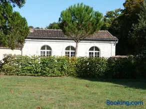 Gîte paisible avec jardins privatifs à Cognac, proche des sentiers de randonnée, animaux acceptés - Image 1