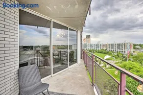 7th-Floor Omaha Condo w/ Balcony & Park Views - Image 2