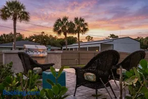 Spacious home private pool patio & bbq - Image 2