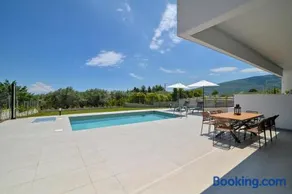Apex Premium Living - Image 4