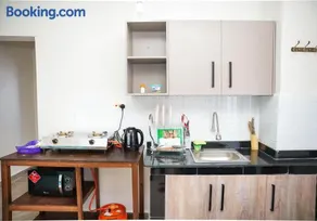Shalom Studio City Apartments - Image 2
