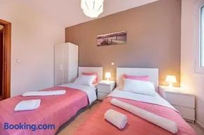 Omega Comfy Apartments Almyrida - Image 2