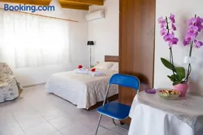Johnny's Apartment - Image 5