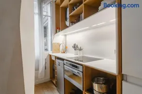 Beautiful family flat nearby the Flea Market, Stade de France, Montmartre - Image 2