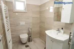 Apartment Rumac Poljane - Image 3