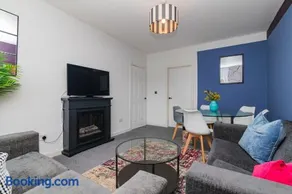 Central Motherwell 2 Bed Cozy Contractor Apartment for Large Groups by Dream Key Solution - Image 5