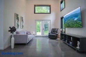 Secluded, Unique, Modern, Mountain Home Near River! - Image 4