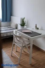Altair Airport Apartman - Image 1