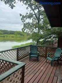 Anchor Inn Marina and Resort - Image 1