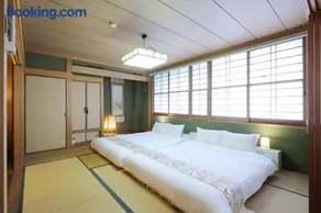 b hotel Kaniwasou 301 Minute walk from Miyajima Pier for 11ppl - Image 2