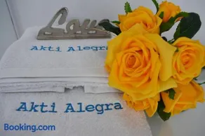 Akti Alegra in front of the beach - Image 3