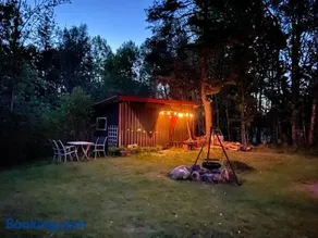 Koselig hytte på eget tun med varmtvanns utedusj - Image 4